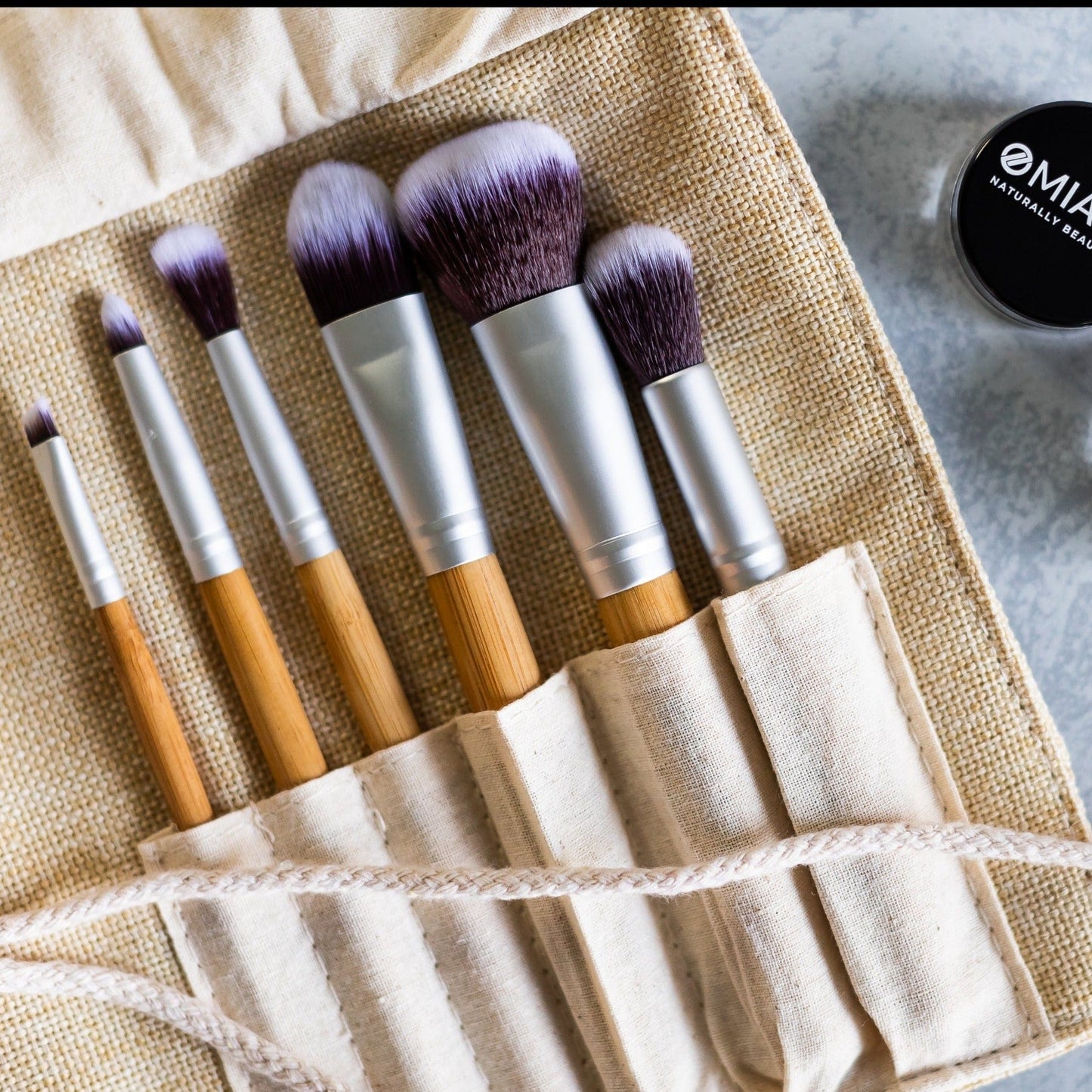 Omiana Beauty Brushes Vegan Deluxe Eyeshadow & Blending Brush